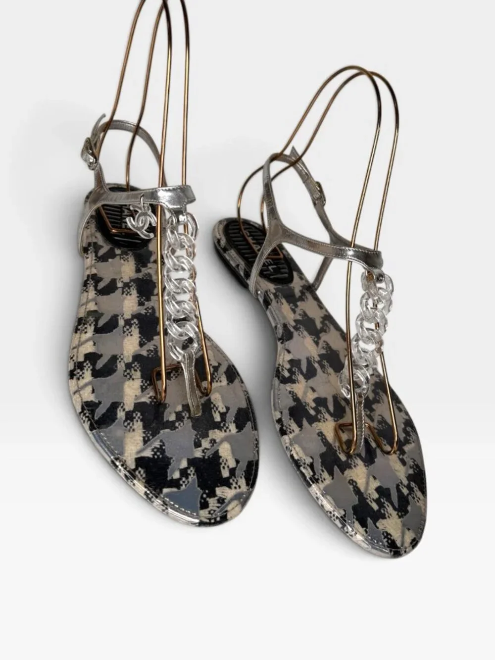 CHANEL EU 40 US 9 Silver Strappy Houndstooth Chain Ankle Strap Jelly Sandals